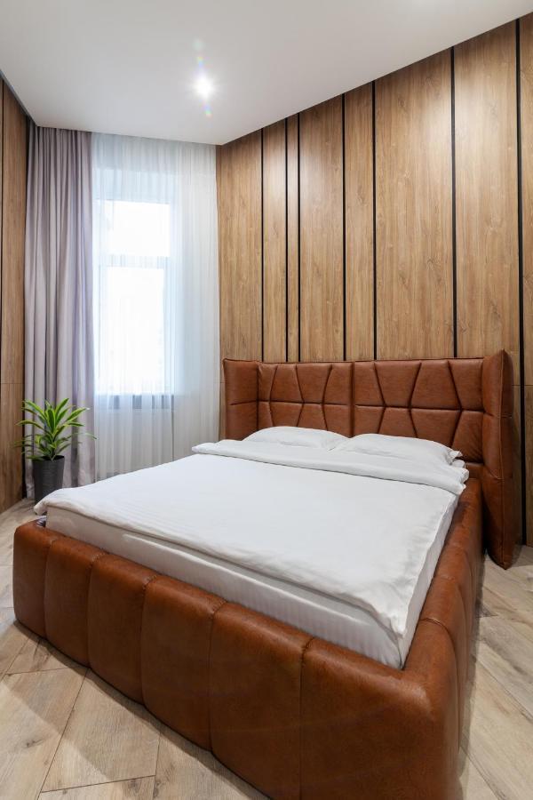 Royal Vip Apartment On Leontovicha 5 Lviv Exterior photo