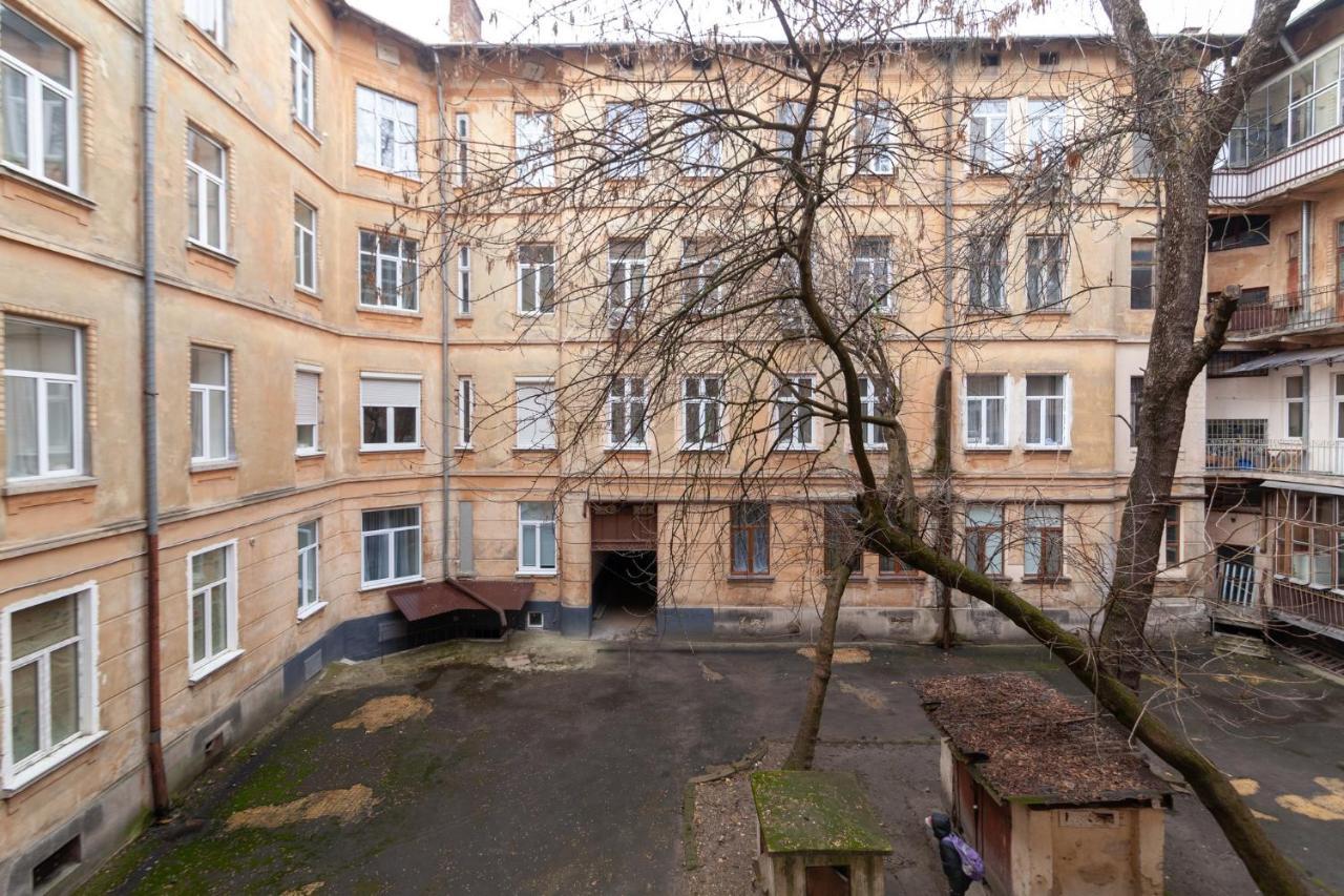 Royal Vip Apartment On Leontovicha 5 Lviv Exterior photo